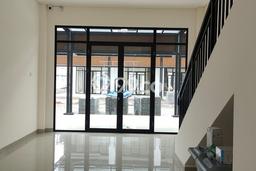 Disewakan Ruko di Kawasan Ramai Gading Serpong Luas 173m2 Disewakan Ruko di Kawasan Ramai Gading Serpong Luas 173m2