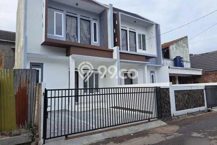 Rumah Luas Asri 3 KT Siap Pakai di Buah Batu Bandung Rumah Luas Asri 3 KT Siap Pakai di Buah Batu Bandung