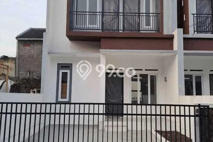 Rumah Luas Asri 3 KT Siap Pakai di Buah Batu Bandung Rumah Luas Asri 3 KT Siap Pakai di Buah Batu Bandung