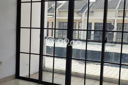HUNIAN PILIHAN! Rumah di Green Lake City, 2 KM, Area Asri, LT 48m² LB 72m² HUNIAN PILIHAN! Rumah di Green Lake City, 2 KM, Area Asri, LT 48m² LB 72m²