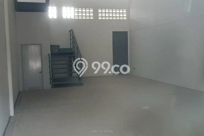Disewakan Gudang komersial di BSD luas bangunan 120m2 Disewakan Gudang komersial di BSD luas bangunan 120m2