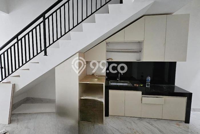 Rumah Luas Asri 4 KT Siap Huni di Duri Kepa Jakarta Barat Rumah Luas Asri 4 KT Siap Huni di Duri Kepa Jakarta Barat