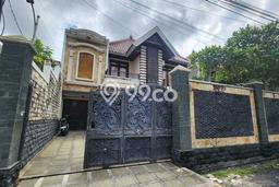 Rumah Mewah LB 250m2 Siap Pakai Desain Elegan di Renon, Denpasar Rumah Mewah LB 250m2 Siap Pakai Desain Elegan di Renon, Denpasar