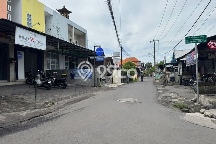 Tanah Dijual Lokasi Strategis di Denpasar dengan Luas 215m2 Tanah Dijual Lokasi Strategis di Denpasar dengan Luas 215m2