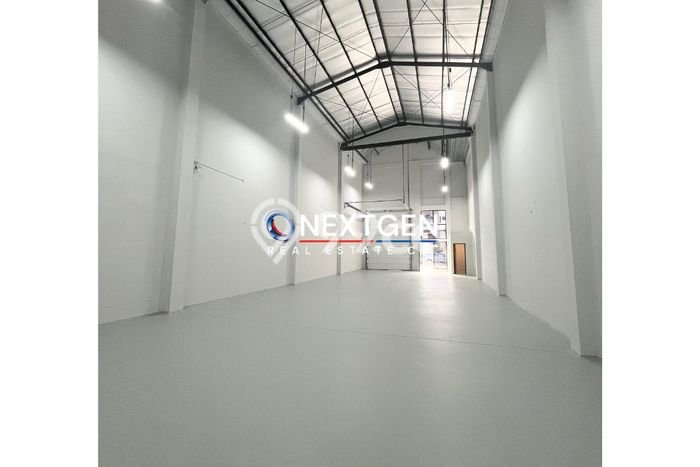 For Rent Gudang Strategis Kawasan Teluk Naga, Luas 241m², Area Ramai For Rent Gudang Strategis Kawasan Teluk Naga, Luas 241m², Area Ramai
