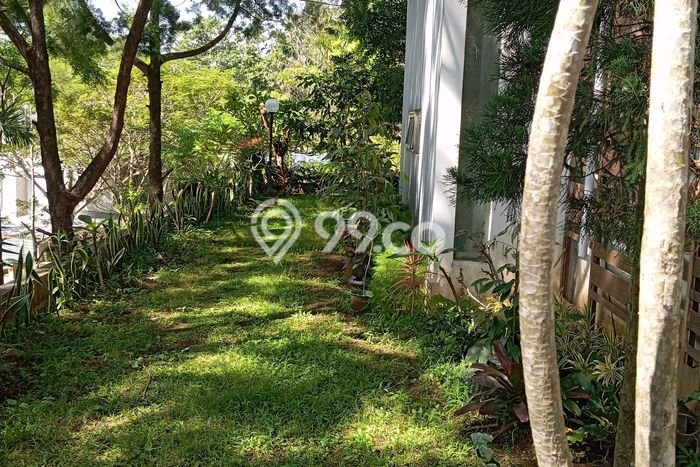 DIJUAL! Vila Kawasan , Area 300m2m², Dekat ke Pusat Kota DIJUAL! Vila Kawasan , Area 300m2m², Dekat ke Pusat Kota