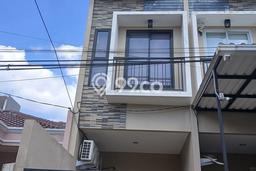Hunian Cantik Modern Lb 135m2 di Kebon Jeruk, Jakarta Barat Hunian Cantik Modern Lb 135m2 di Kebon Jeruk, Jakarta Barat