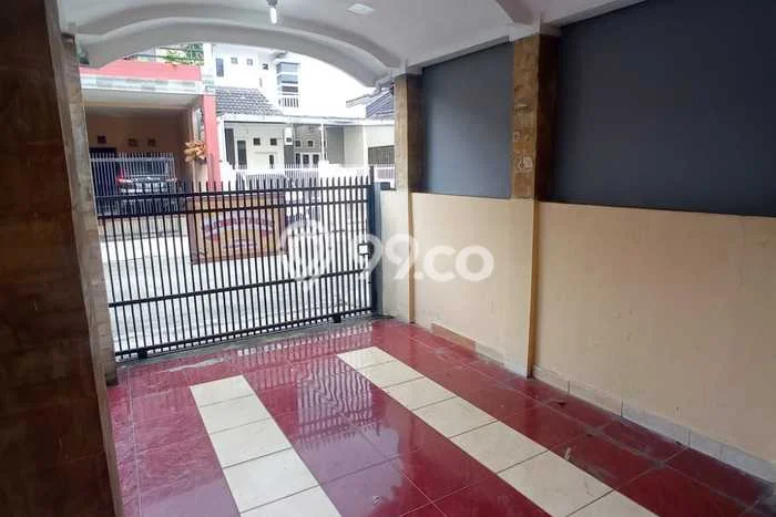 Sewa Rumah Murah di Soekarno Hatta Bandung dengan 4 Kamar Tidur Sewa Rumah Murah di Soekarno Hatta Bandung dengan 4 Kamar Tidur