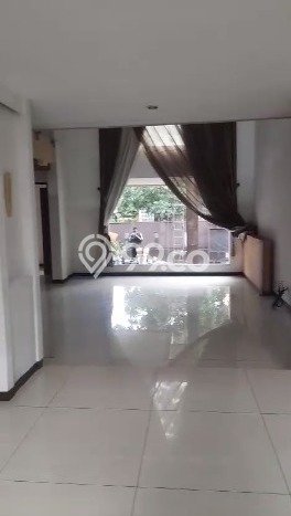 Disewakan! Rumah 5 Kamar Tidur &
4 Kamar Mandi di Riau, Bandung Disewakan! Rumah 5 Kamar Tidur &
4 Kamar Mandi di Riau, Bandung