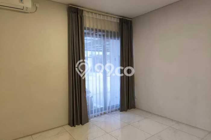 Disewakan! Rumah 3 Kamar Tidur &
2 Kamar Mandi di Kota Baru Parahyangan, Bandung Disewakan! Rumah 3 Kamar Tidur &
2 Kamar Mandi di Kota Baru Parahyangan, Bandung