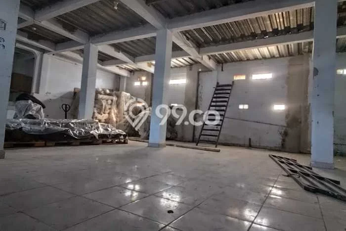 Gudang Area Perdagangan Kawasan Soreang, Luas 400m², Siap Operasi Gudang Area Perdagangan Kawasan Soreang, Luas 400m², Siap Operasi