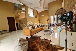 Ready to Use! Premium House LT 273m2 Desain Modern di Daan Mogot Ready to Use! Premium House LT 273m2 Desain Modern di Daan Mogot