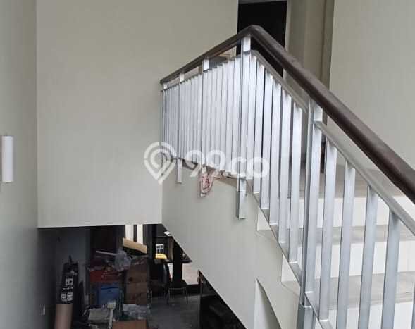 Hunian Mewah LB 291m2 Siap Pakai Desain Elegan di Tomang, Jakarta Barat Hunian Mewah LB 291m2 Siap Pakai Desain Elegan di Tomang, Jakarta Barat