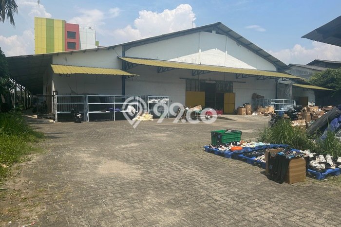 Unit Gudang Dijual di Jakarta Barat LT 5006m2 & LB 2500m2 Unit Gudang Dijual di Jakarta Barat LT 5006m2 & LB 2500m2
