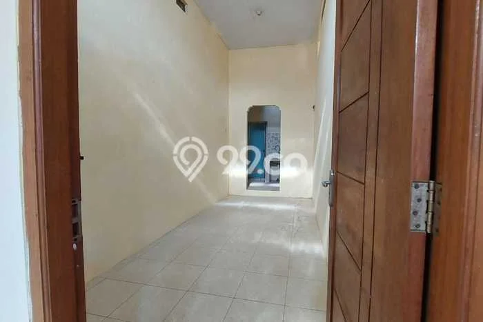Dijual Kost di Kawasan Cipondoh, Tangerang, Spesifikasi 5 KT, 2 KM, 290m2 Dijual Kost di Kawasan Cipondoh, Tangerang, Spesifikasi 5 KT, 2 KM, 290m2