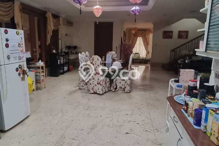 Hunian Elit LB 600m2 Siap Pakai Desain Elegan di Puri Indah, Jakarta Barat Hunian Elit LB 600m2 Siap Pakai Desain Elegan di Puri Indah, Jakarta Barat
