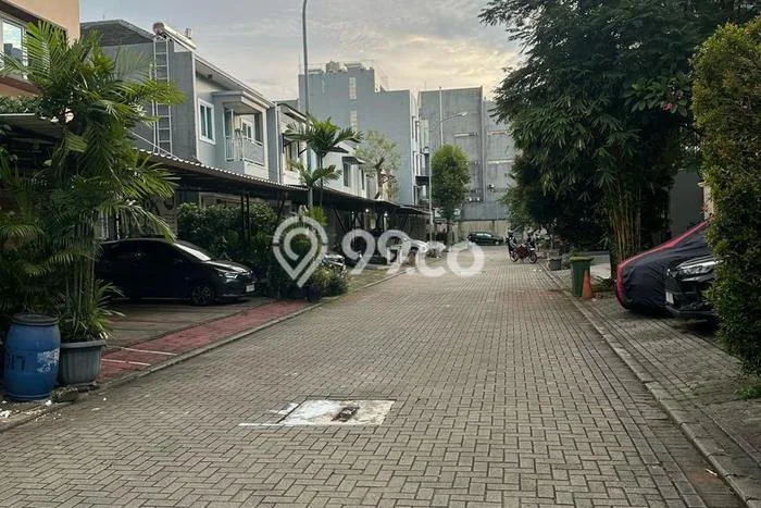 Rumah Kost untuk Dijual di BSD Punya 7 Kamar Rumah Kost untuk Dijual di BSD Punya 7 Kamar