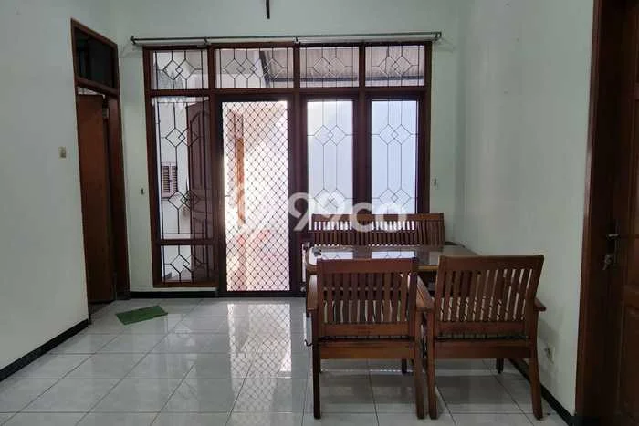 Rumah Disewakan Semarang LT 180m2 LB 135m2 Kawasan Bukit Sari Rumah Disewakan Semarang LT 180m2 LB 135m2 Kawasan Bukit Sari