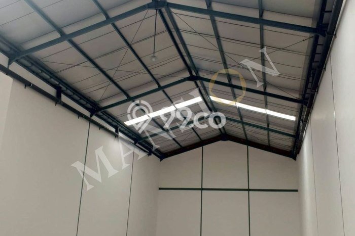 Gudang Lokasi Strategis Kawasan Buduran, Luas 300m², Ready Bisnis Gudang Lokasi Strategis Kawasan Buduran, Luas 300m², Ready Bisnis