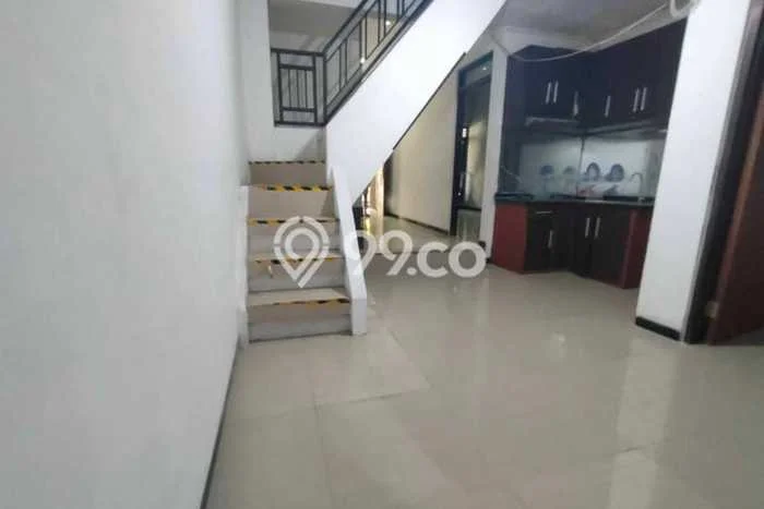 Rumah Cantik Siap Huni Di Wiyung Luas 120m2 Lokasi Strategis Rumah Cantik Siap Huni Di Wiyung Luas 120m2 Lokasi Strategis