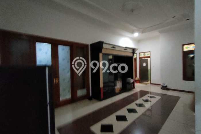 Unit Kost Dijual di Kemanggisan dengan 17 Kamar Kawasan Ramai Unit Kost Dijual di Kemanggisan dengan 17 Kamar Kawasan Ramai
