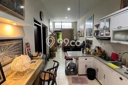 Rumah Modern 2 KT di Kota Baru Parahyangan Bandung Full Furnished Rumah Modern 2 KT di Kota Baru Parahyangan Bandung Full Furnished