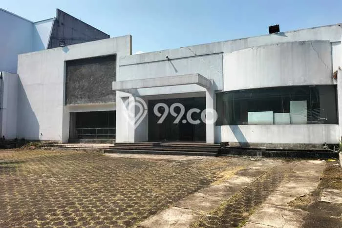 Komersial untuk Disewa di Pusat Bandung Luas Bangunan 800m2 Komersial untuk Disewa di Pusat Bandung Luas Bangunan 800m2