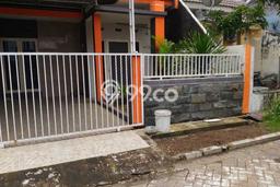 LISTING BARU! Rumah Strategis di Sidoarjo, Luas 90m2m² Bangunan 54m2m² LISTING BARU! Rumah Strategis di Sidoarjo, Luas 90m2m² Bangunan 54m2m²