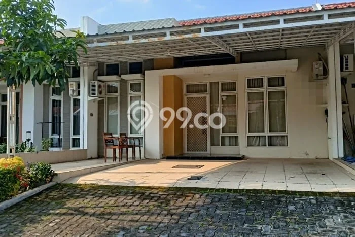 Disewakan! Rumah 3 Kamar Tidur &
1 Kamar Mandi di Graha Padma, Semarang Disewakan! Rumah 3 Kamar Tidur &
1 Kamar Mandi di Graha Padma, Semarang