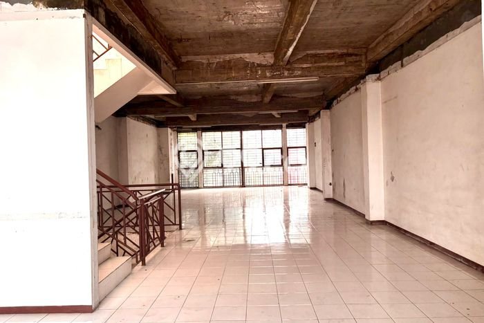 Disewakan Ruko komersial di Semarang Tengah luas bangunan 570m2 Disewakan Ruko komersial di Semarang Tengah luas bangunan 570m2
