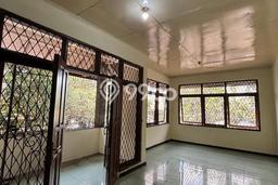 Rumah sewa siap pakai 6 Kamar Tidur di Sarijadi, Bandung Rumah sewa siap pakai 6 Kamar Tidur di Sarijadi, Bandung