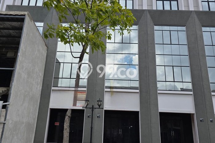 Ruko Dijual di Prime Area Jakarta Timur Luas 324m2 Ruko Dijual di Prime Area Jakarta Timur Luas 324m2