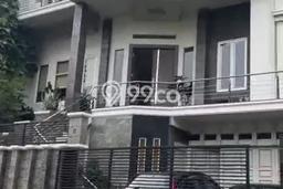 Rumah Nyaman di Kelapa Gading, Jakarta Utara, Luas 390m2m² LB 1000m2m² Rumah Nyaman di Kelapa Gading, Jakarta Utara, Luas 390m2m² LB 1000m2m²