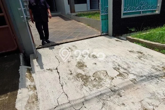 Dijual Hunian Rumah Terawat 3 KT di Cibubur, Jakarta Timur Dijual Hunian Rumah Terawat 3 KT di Cibubur, Jakarta Timur
