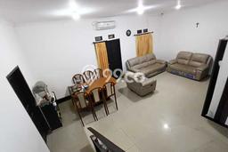 For Sale! Premium House LT 199m2 Desain Elegan di Mekar Wangi For Sale! Premium House LT 199m2 Desain Elegan di Mekar Wangi