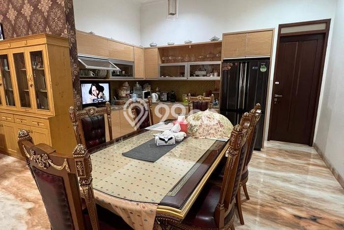 Rumah Siap Huni di Singgasana, Bandung, LT 487m² LB 700m² Rumah Siap Huni di Singgasana, Bandung, LT 487m² LB 700m²