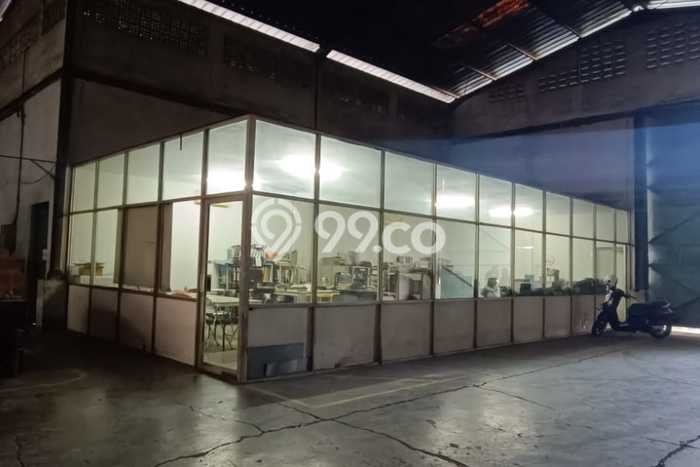 Gudang Premium di Kutawaringin, Luas 1400m², Area Bisnis, Tingkat Keramaian Tinggi Gudang Premium di Kutawaringin, Luas 1400m², Area Bisnis, Tingkat Keramaian Tinggi