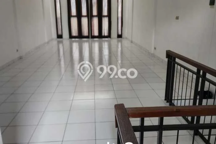 Ruko Disewa di Bandung dengan LB 230m2 Area Komersial Ramai Ruko Disewa di Bandung dengan LB 230m2 Area Komersial Ramai