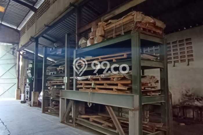 Gudang Premium di Kutawaringin, Luas 1400m², Area Bisnis, Tingkat Keramaian Tinggi Gudang Premium di Kutawaringin, Luas 1400m², Area Bisnis, Tingkat Keramaian Tinggi