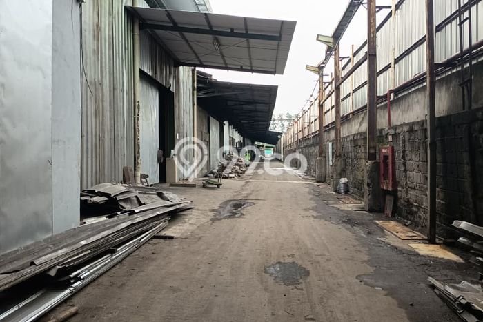 Gudang Disewa di Tangerang dengan LB 540m2 Area Komersial Ramai Gudang Disewa di Tangerang dengan LB 540m2 Area Komersial Ramai
