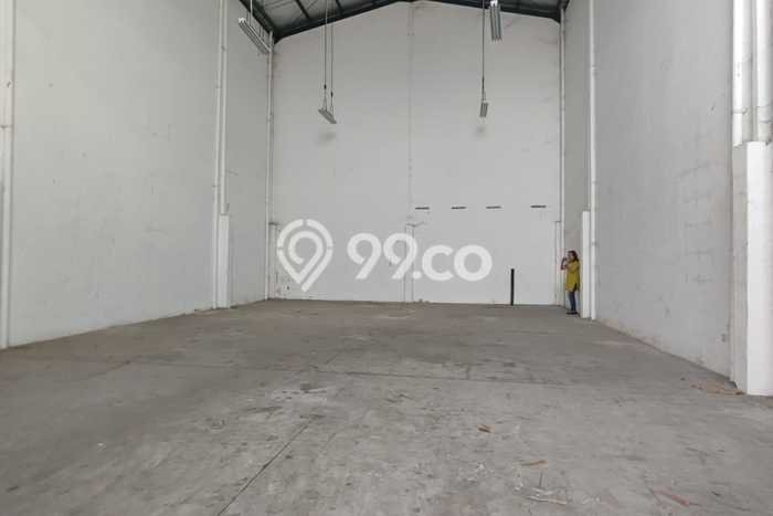 Unit Gudang Disewakan di Daan Mogot di Area Ramai & Strategis Unit Gudang Disewakan di Daan Mogot di Area Ramai & Strategis