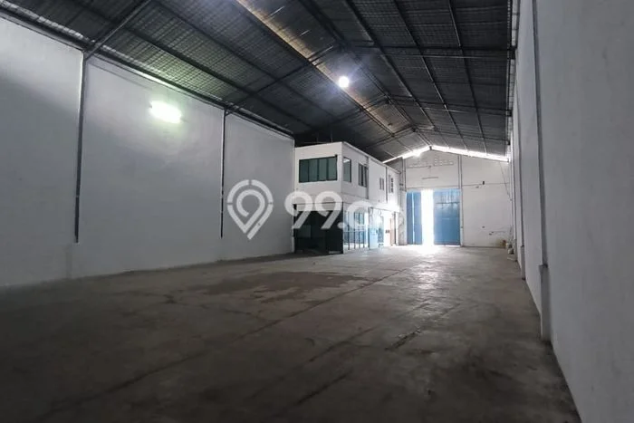 Unit Gudang Disewakan di Kapuk Kamal di Area Ramai & Strategis Unit Gudang Disewakan di Kapuk Kamal di Area Ramai & Strategis