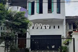 Rumah Eksklusif Dijual LT 228m2 di Jatinegara, Jakarta Timur Rumah Eksklusif Dijual LT 228m2 di Jatinegara, Jakarta Timur