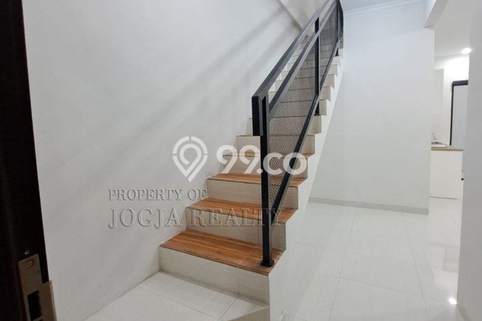 Dijual Rumah 4 Kamar Lokasi Ideal Nyaman dan Strategis di Wirobrajan Dijual Rumah 4 Kamar Lokasi Ideal Nyaman dan Strategis di Wirobrajan