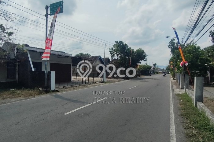 AREA KOMERSIAL! Gudang For Rent Kawasan Bantul, Luas 750m², Akses Utama, Ready Bisnis AREA KOMERSIAL! Gudang For Rent Kawasan Bantul, Luas 750m², Akses Utama, Ready Bisnis