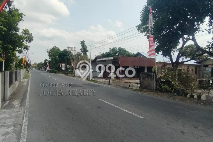 AREA KOMERSIAL! Gudang For Rent Kawasan Bantul, Luas 750m², Akses Utama, Ready Bisnis AREA KOMERSIAL! Gudang For Rent Kawasan Bantul, Luas 750m², Akses Utama, Ready Bisnis