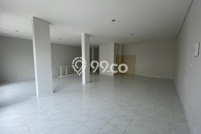 Ruko Dijual di Tangerang LT 81m2 & LB 162m2 Lokasi Terbaik! Ruko Dijual di Tangerang LT 81m2 & LB 162m2 Lokasi Terbaik!