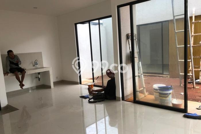 Dijual Rumah Premium dengan Fasilitas Sekitar Komplit di Sawangan, Depok Dijual Rumah Premium dengan Fasilitas Sekitar Komplit di Sawangan, Depok