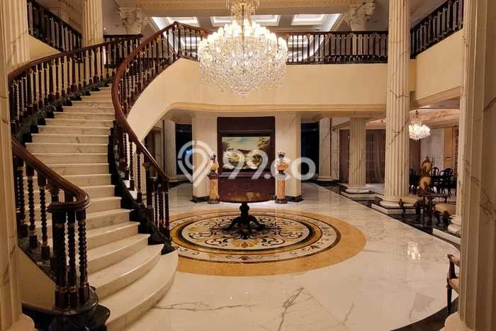 Rumah Elit Modern Tanpa Renovasi di Pondok Indah Jakarta Selatan Rumah Elit Modern Tanpa Renovasi di Pondok Indah Jakarta Selatan