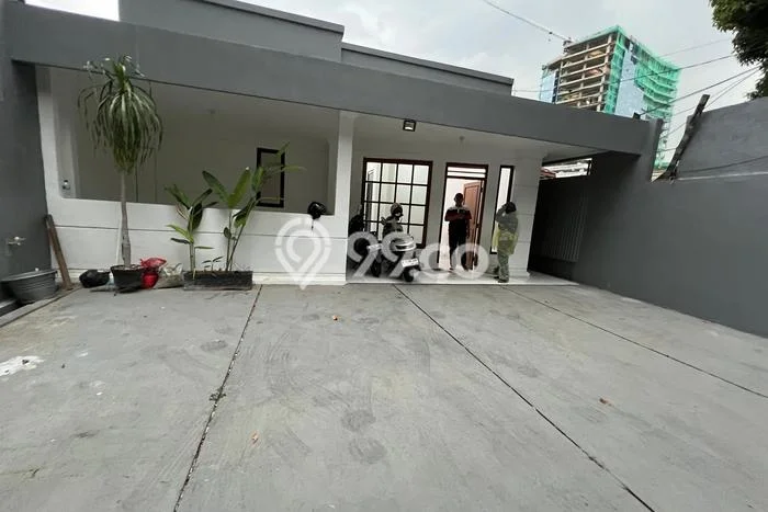 Rumah sewa siap pakai 6 Kamar Tidur di Antasari, Jakarta Selatan Rumah sewa siap pakai 6 Kamar Tidur di Antasari, Jakarta Selatan